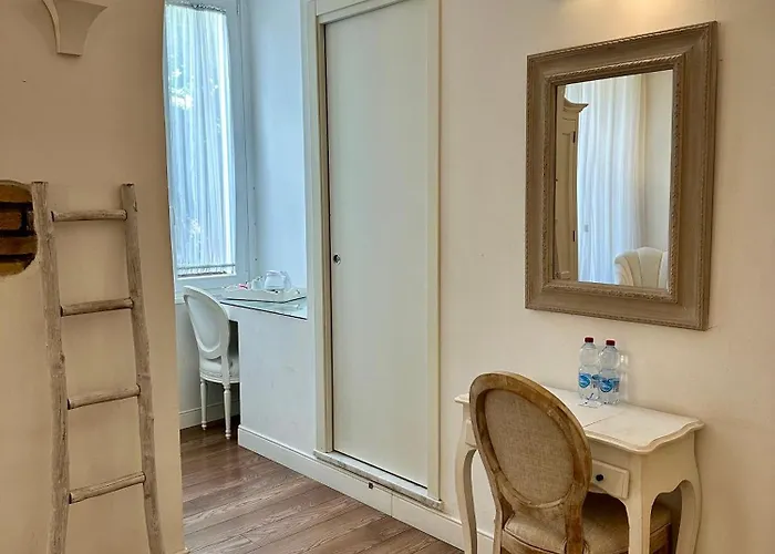 Tre R Colosseo Oda ve Kahvaltı 4*